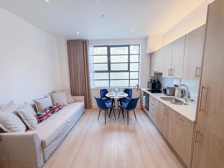 Flat Hall Place in City of Westminster