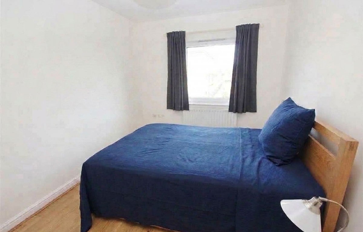 Flat Crown Close in Greater London