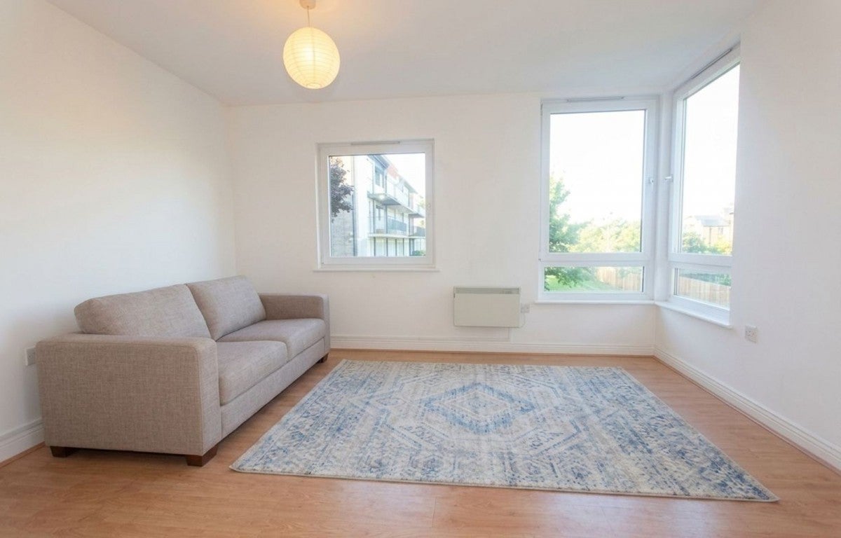 Flat Crown Close in Greater London