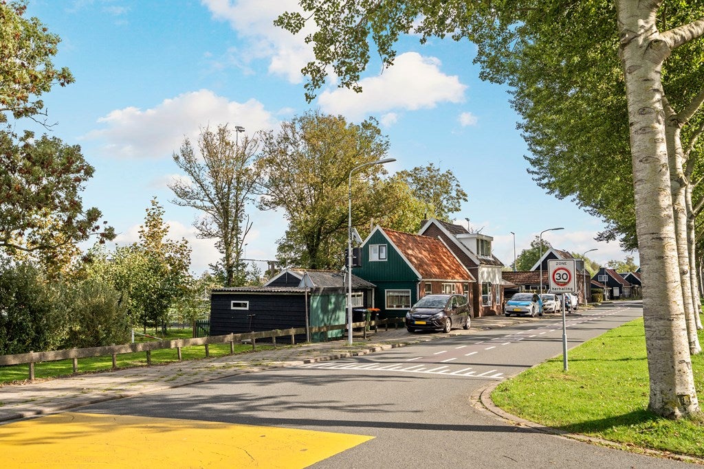 Huis Communicatieweg West 15 in Assendelft