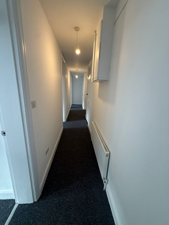 Flat Jebb Avenue in Greater London