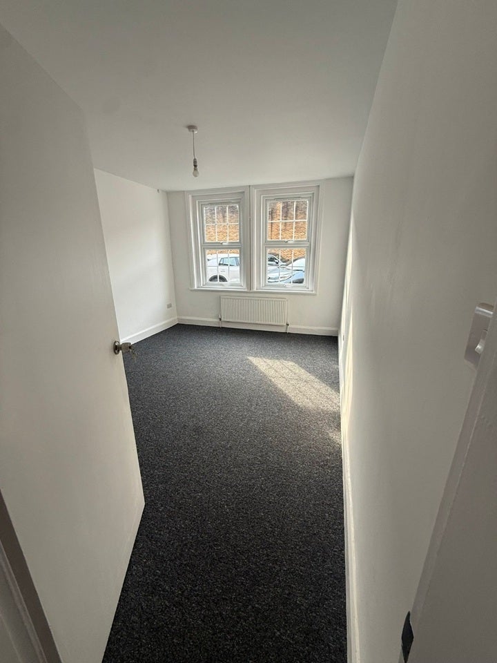 Flat Jebb Avenue in Greater London