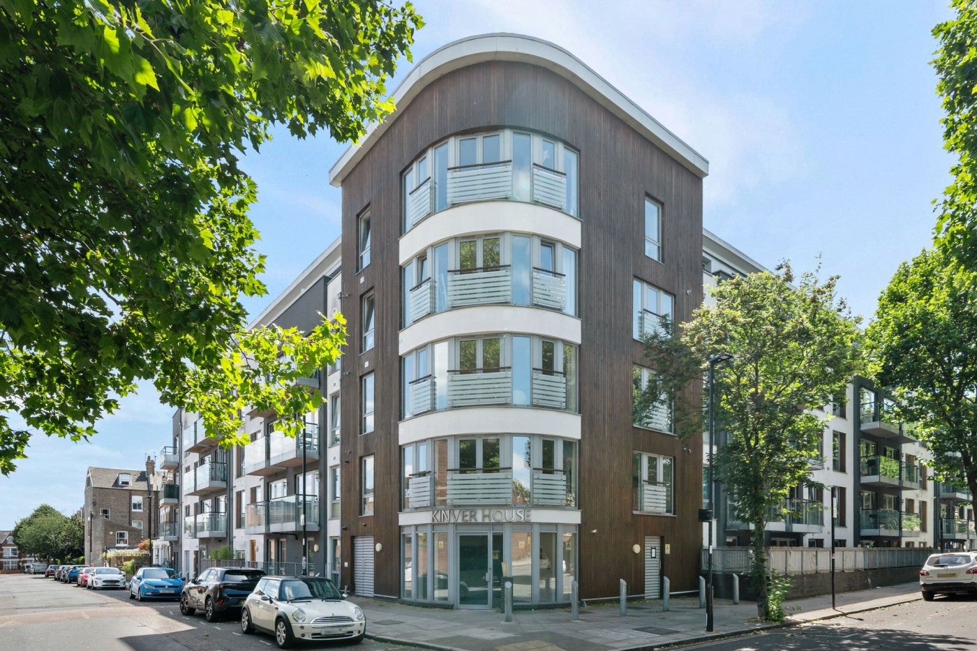 Flat Elthorne Road in Greater London