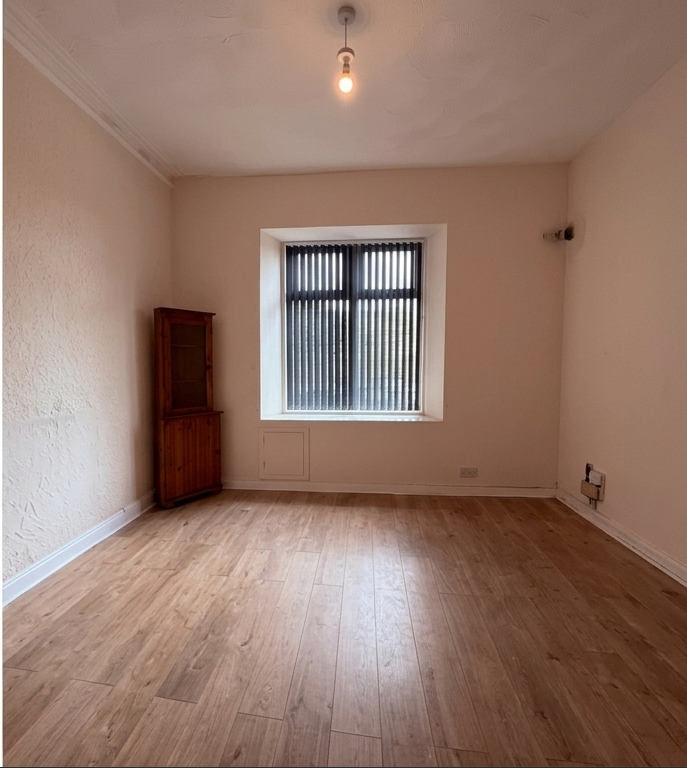 Flat Milton Road in Kilbirnie