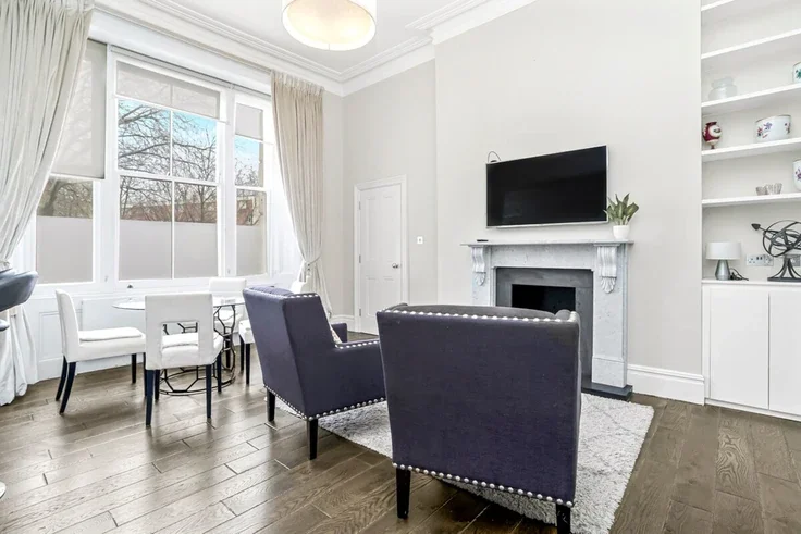 Flat Gloucester Terrace in City of Westminster
