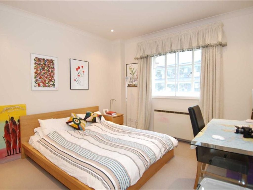 Flat Forum Magnum Square in Greater London
