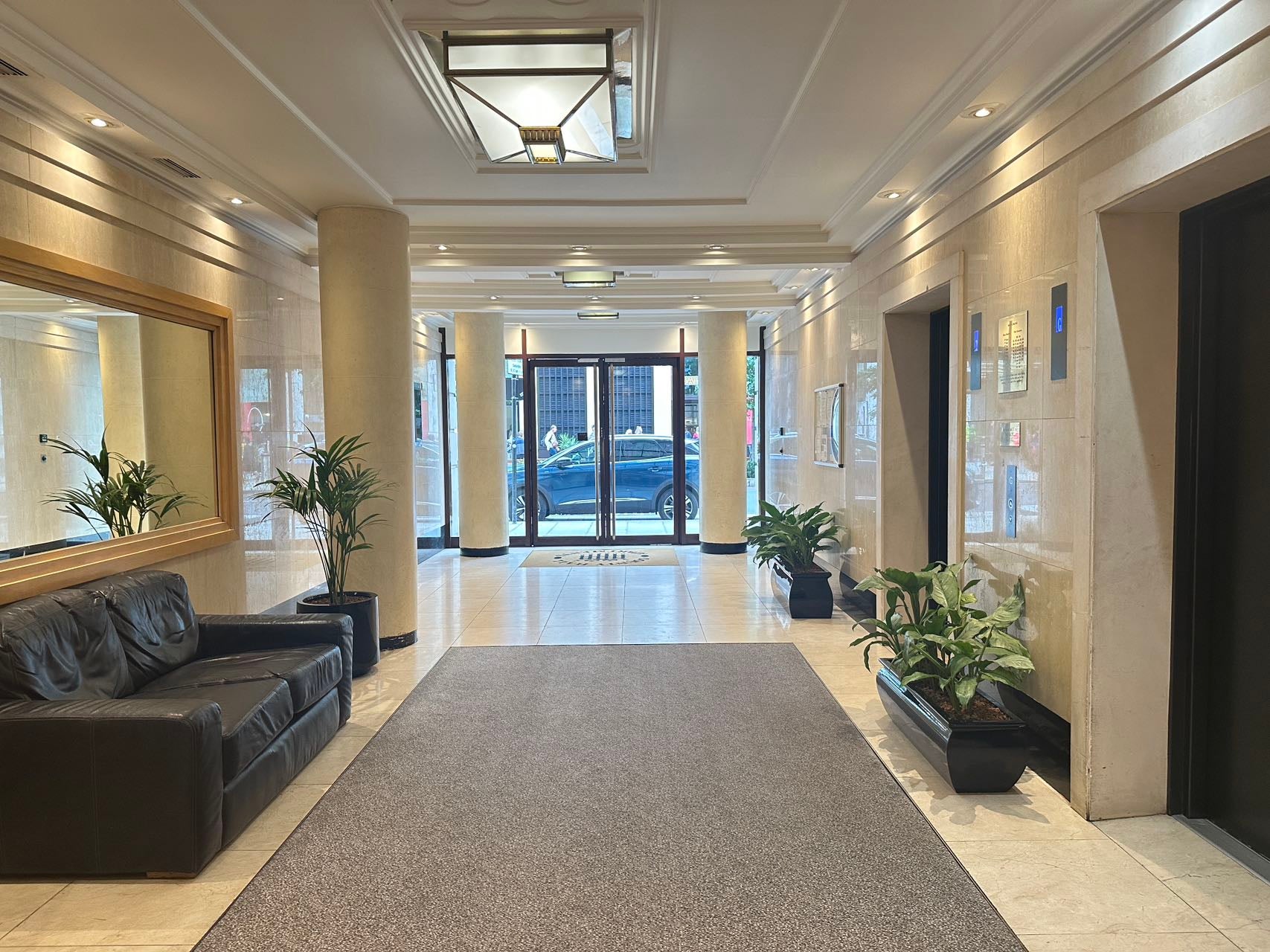Flat Forum Magnum Square in Greater London