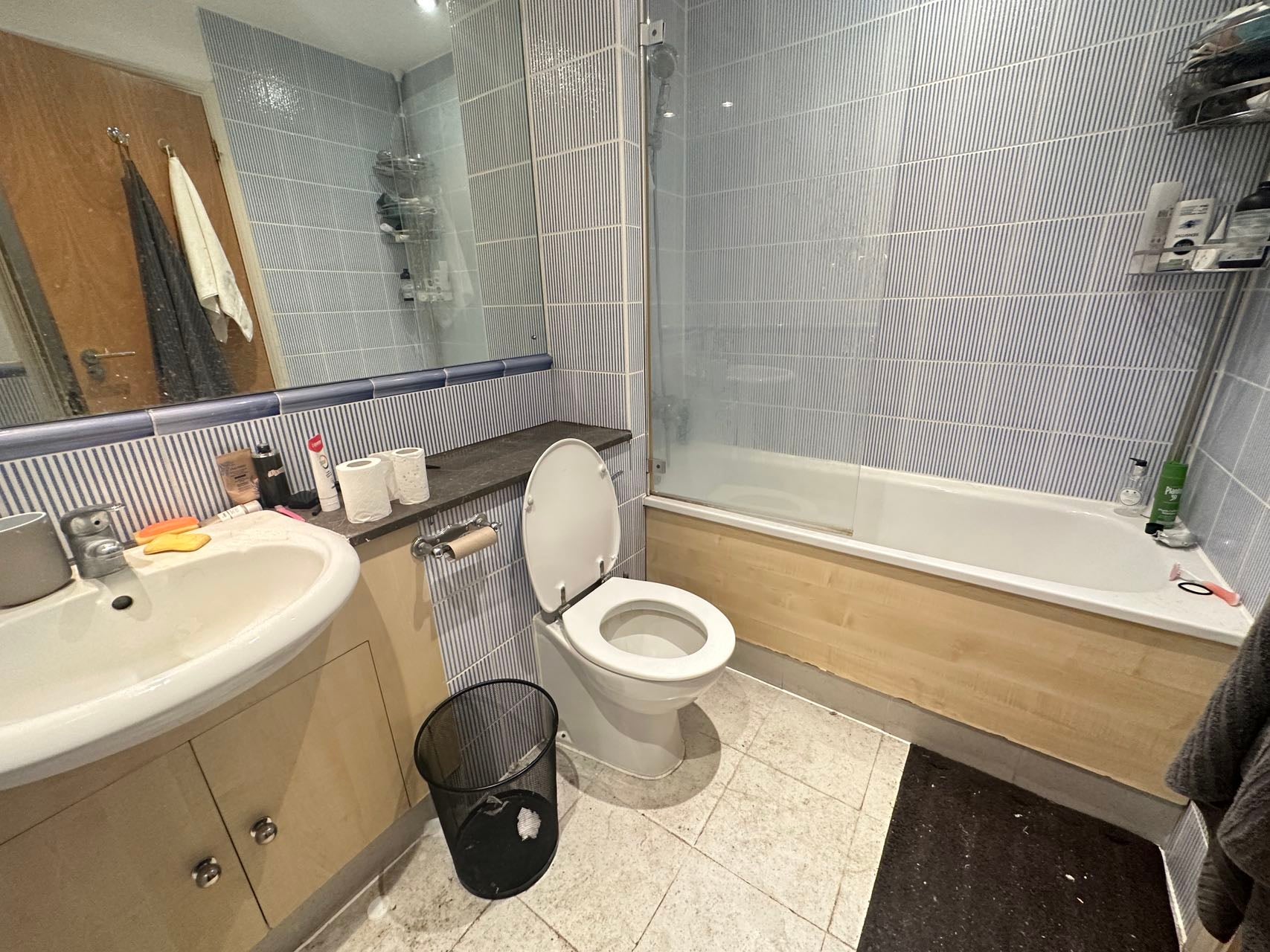 Flat Forum Magnum Square in Greater London
