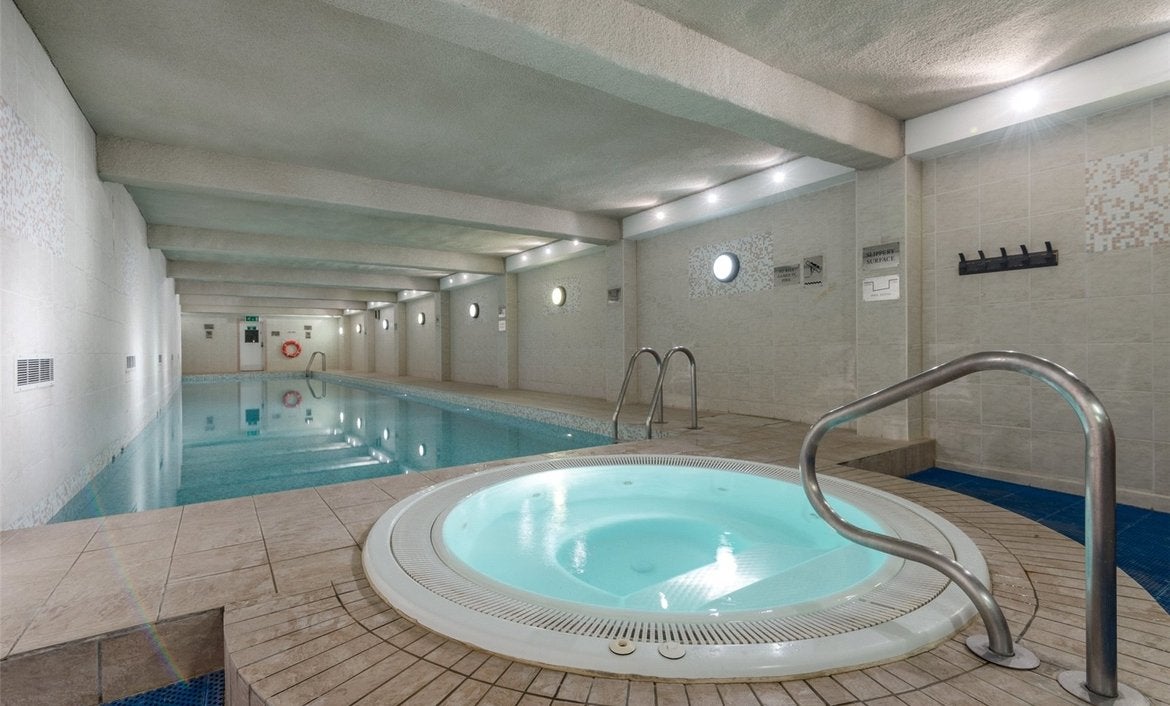 Flat Forum Magnum Square in Greater London