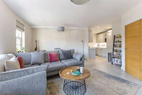 Flat Spittal Street in Marlow
