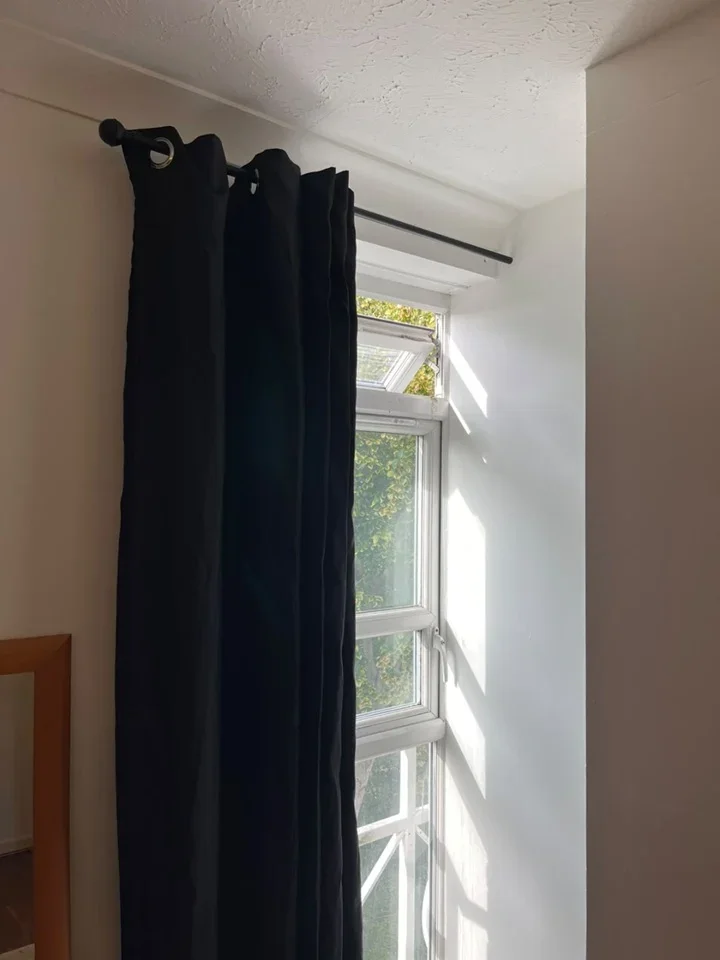 Room Christopher Close in Greater London