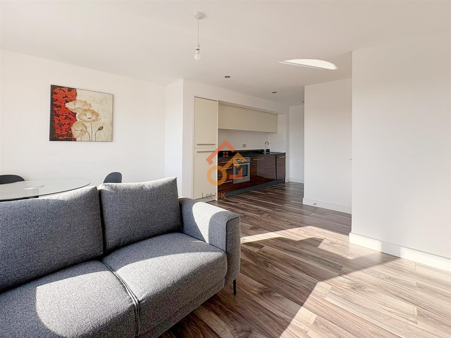 Flat Edgbaston Crescent in Birmingham