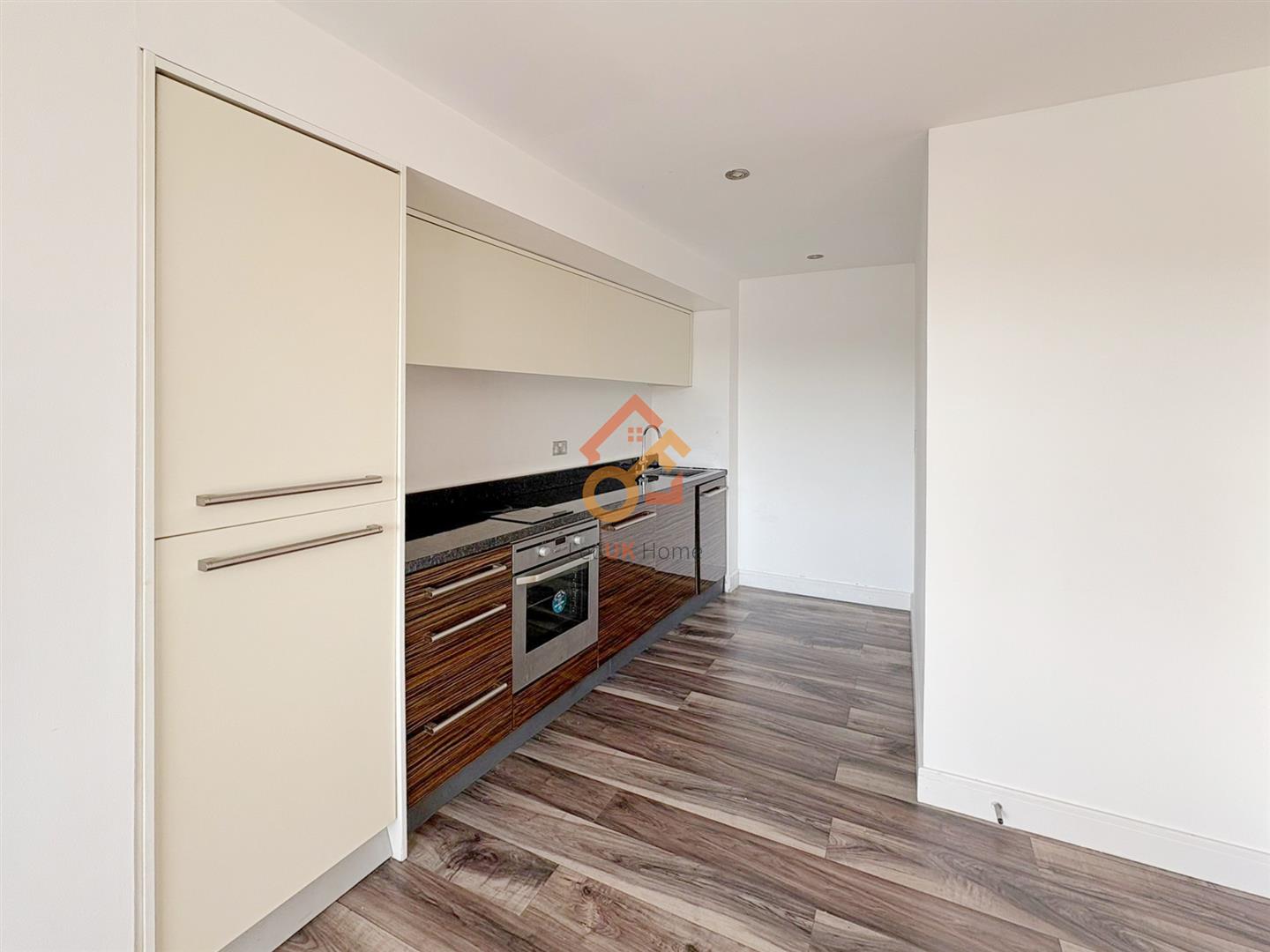 Flat Edgbaston Crescent in Birmingham