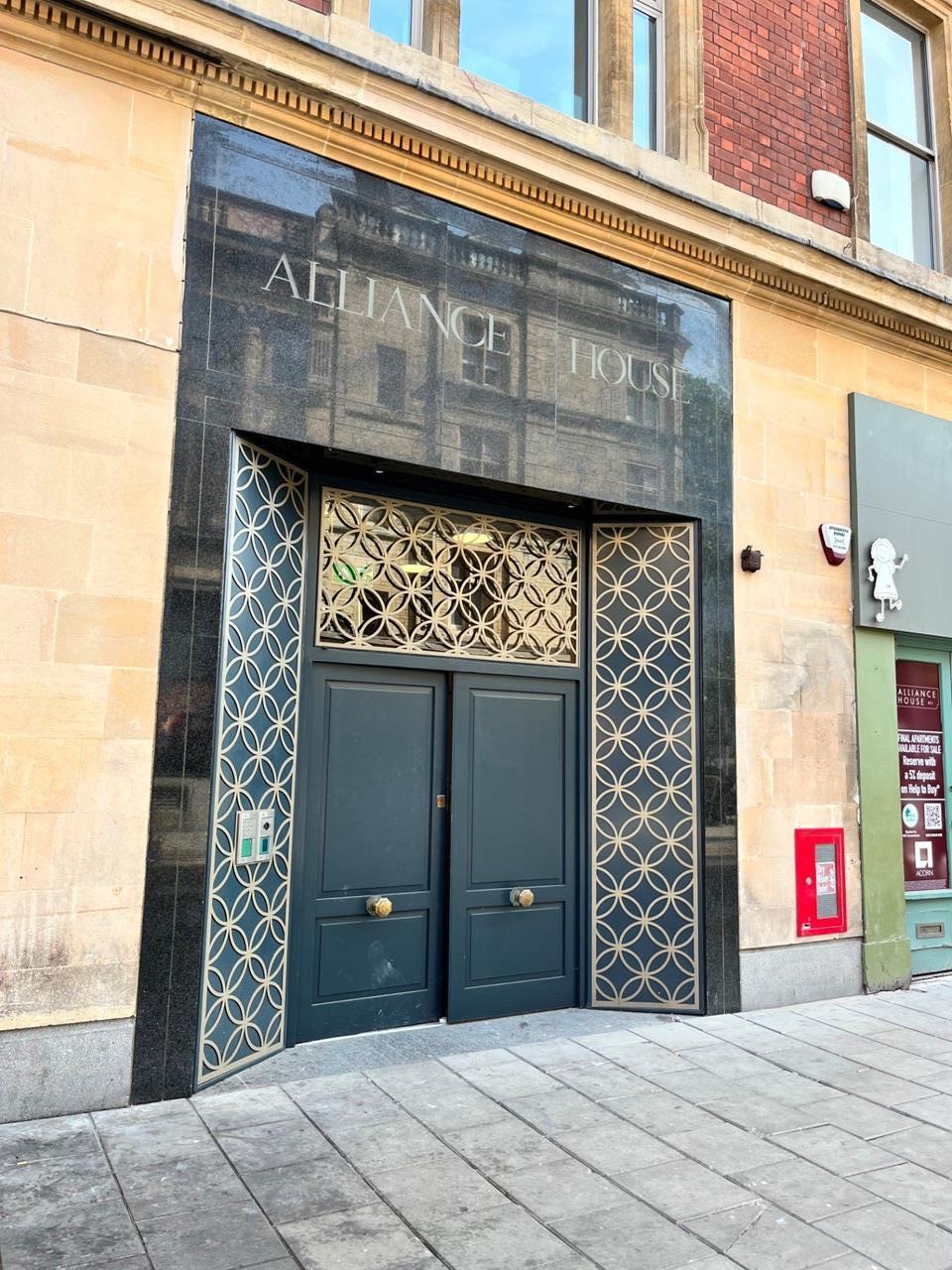 Flat Baldwin Street in Bristol