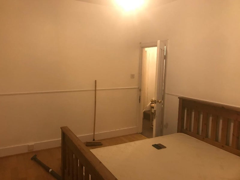 Room Fordel Road in Greater London