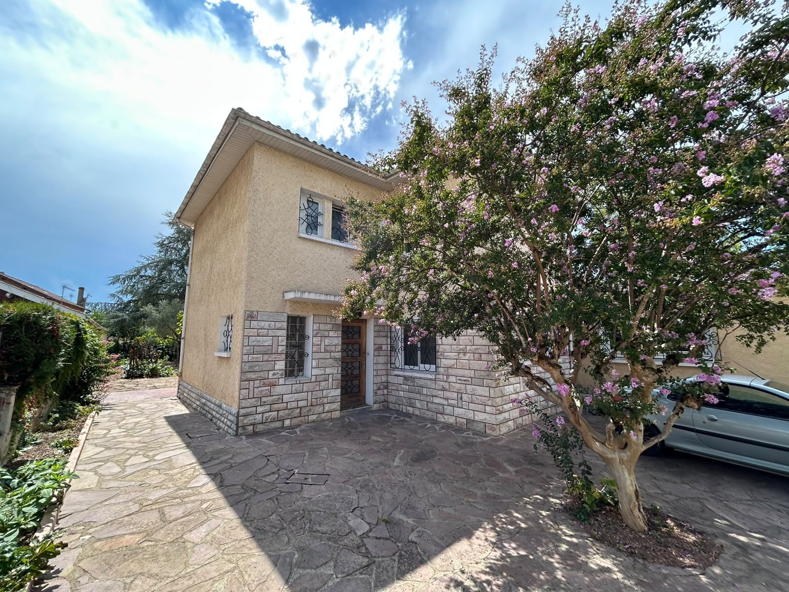 House Rue de Boubée in Auch
