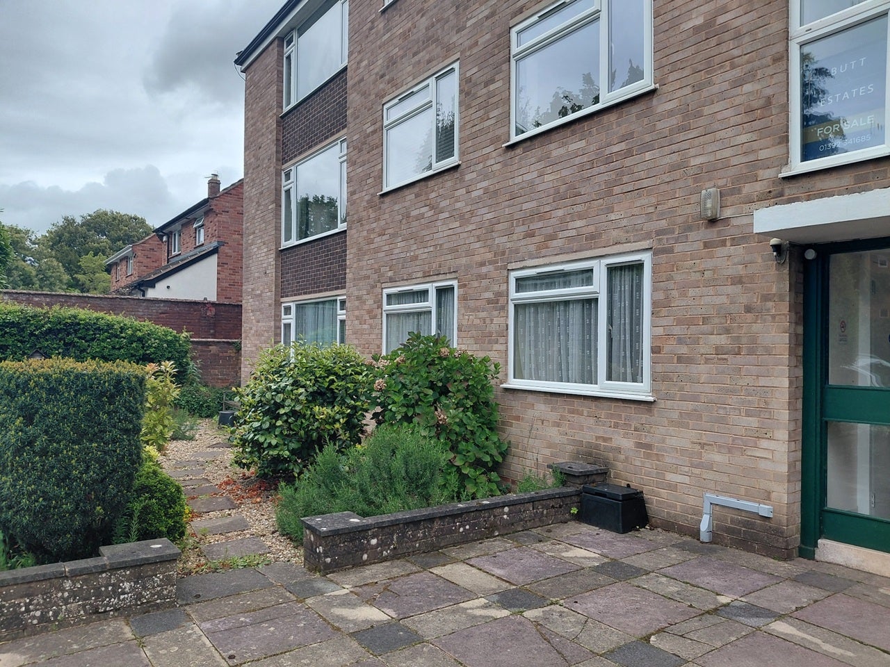 Flat Spicer Road in Exeter