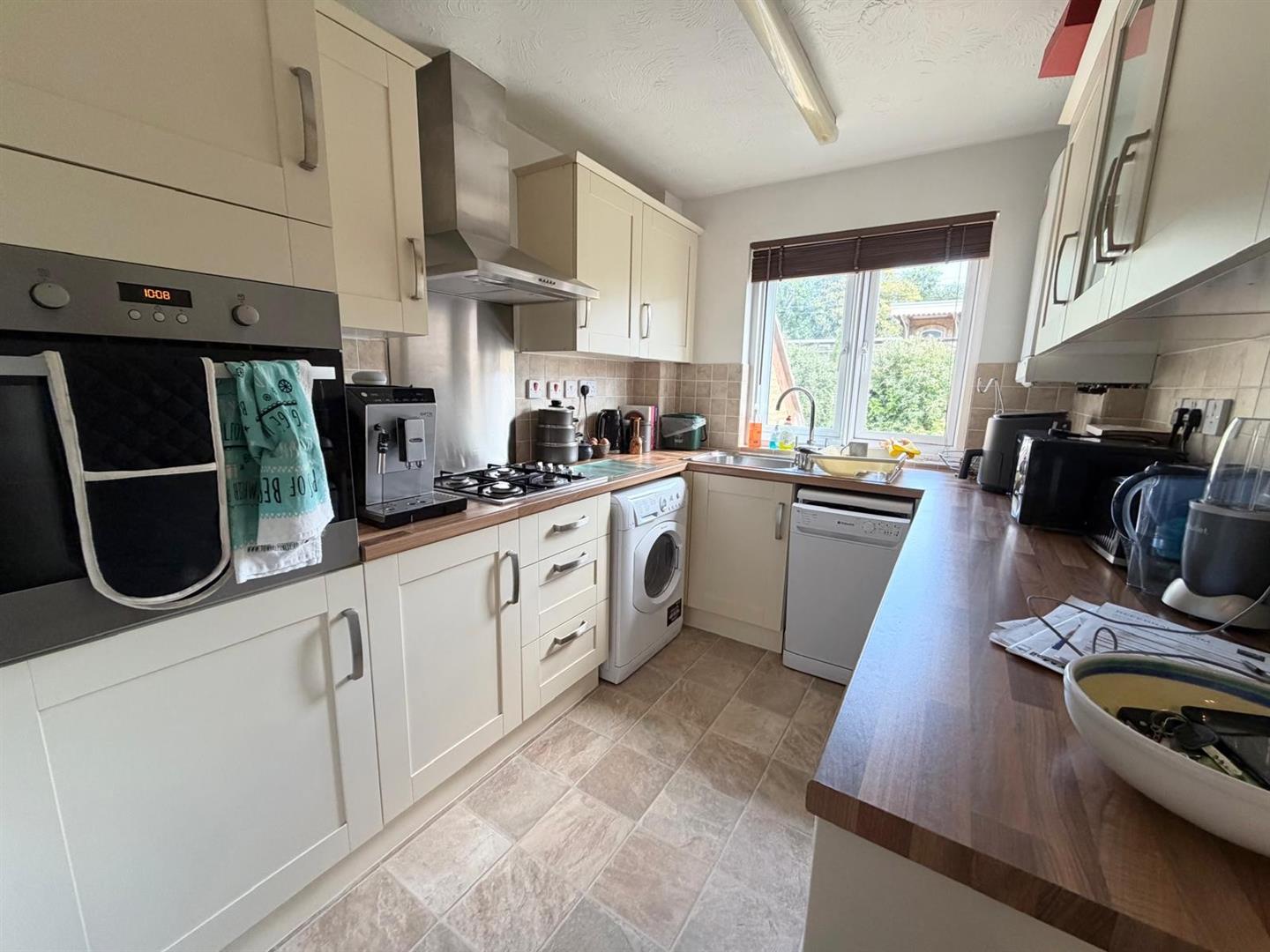 Flat Lower Kings Road in Dacorum