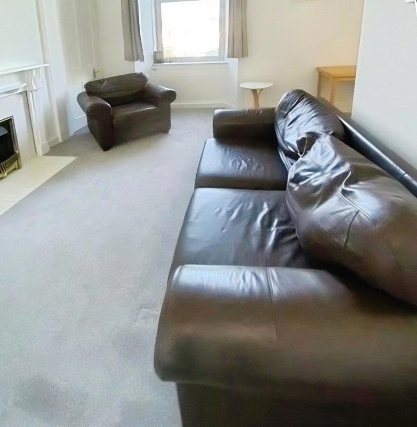 Flat Roseburn Street in City of Edinburgh