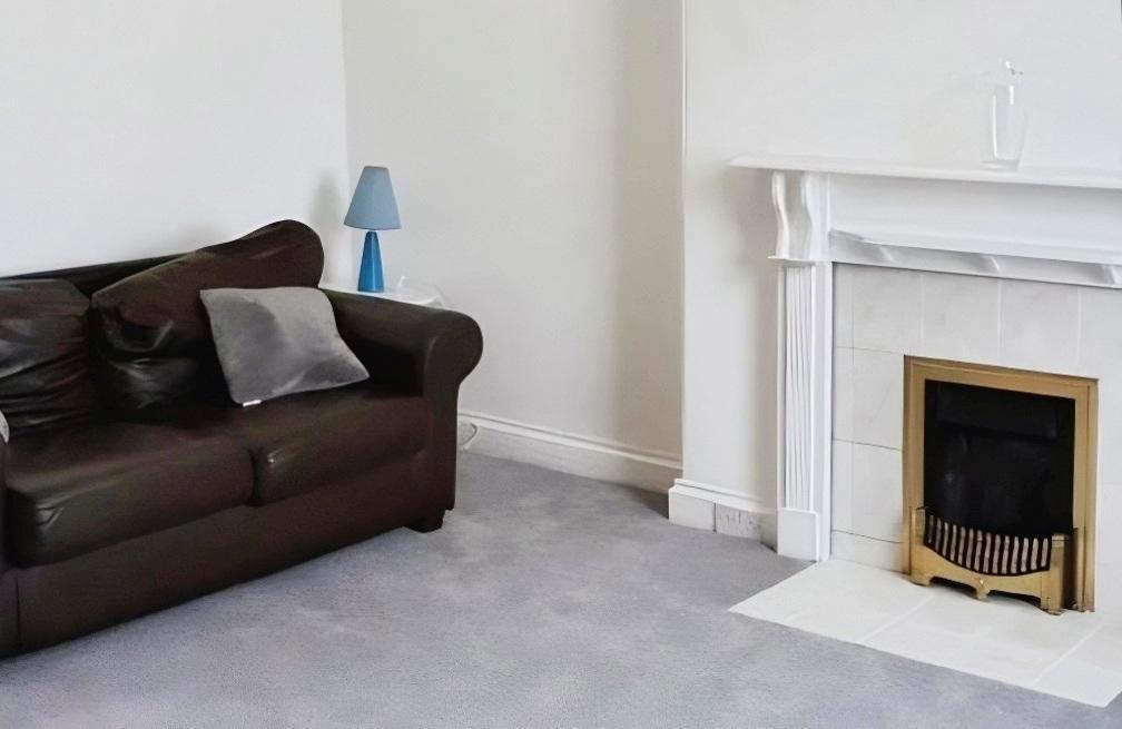 Flat Roseburn Street in City of Edinburgh