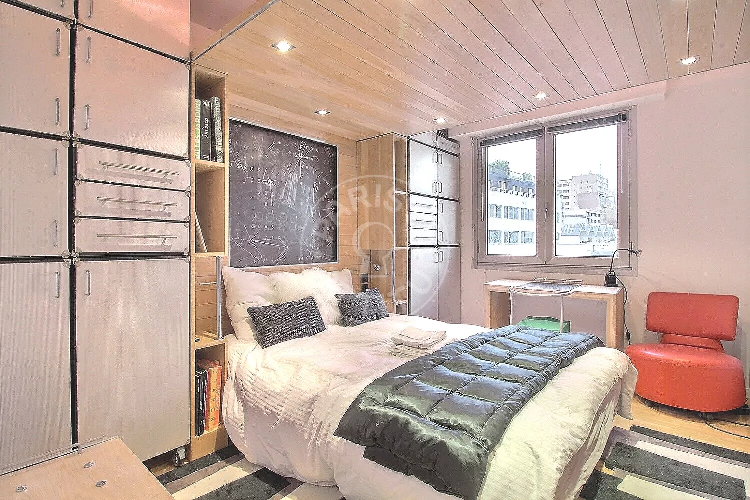 Appartement Place de l'Escadrille Normandie-Niemen à Paris