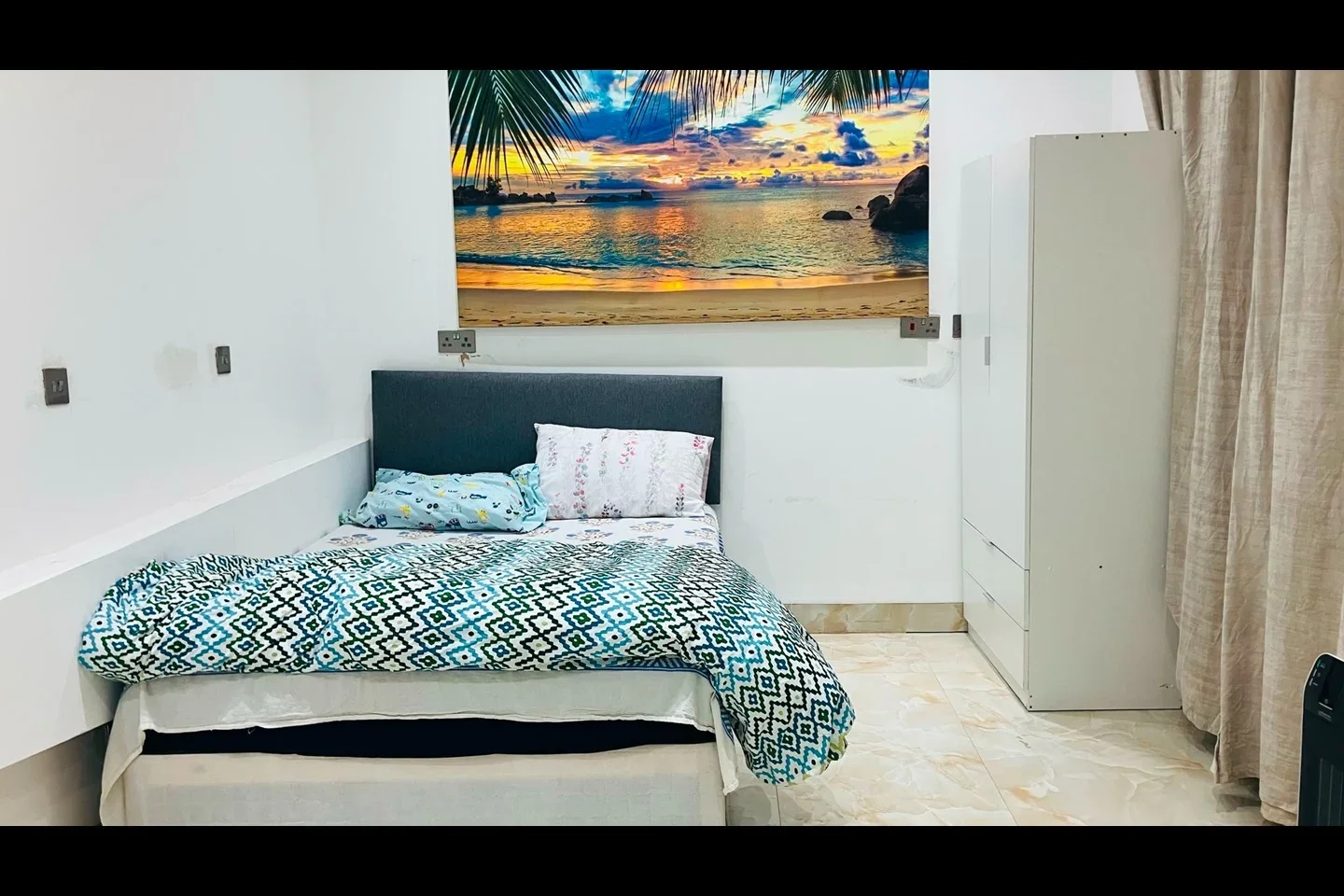 Room Pinner Road in Greater London