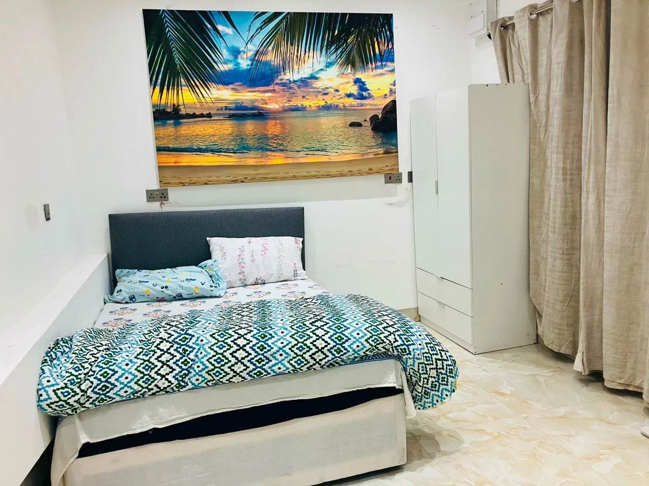 Room Pinner Road in Greater London