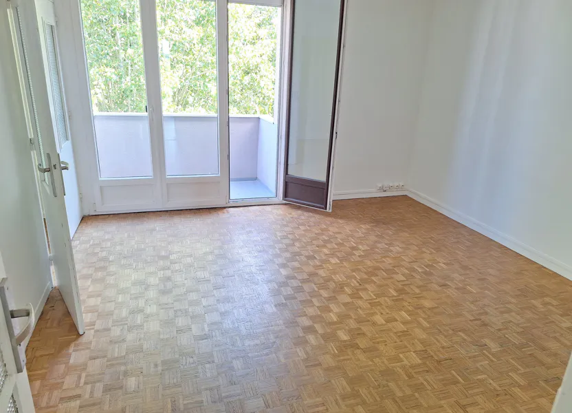 Flat Avenue Léon Blum in Pessac