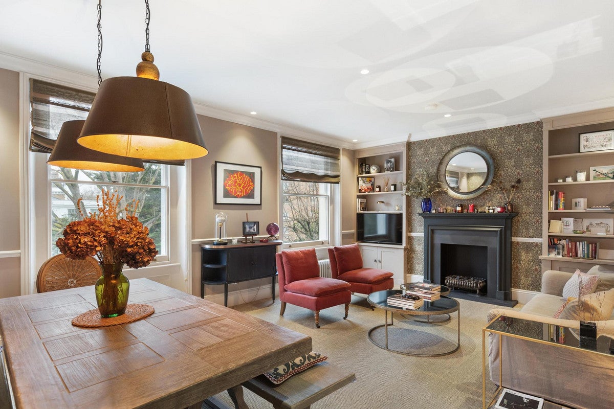 Flat Holland Park Avenue in Greater London