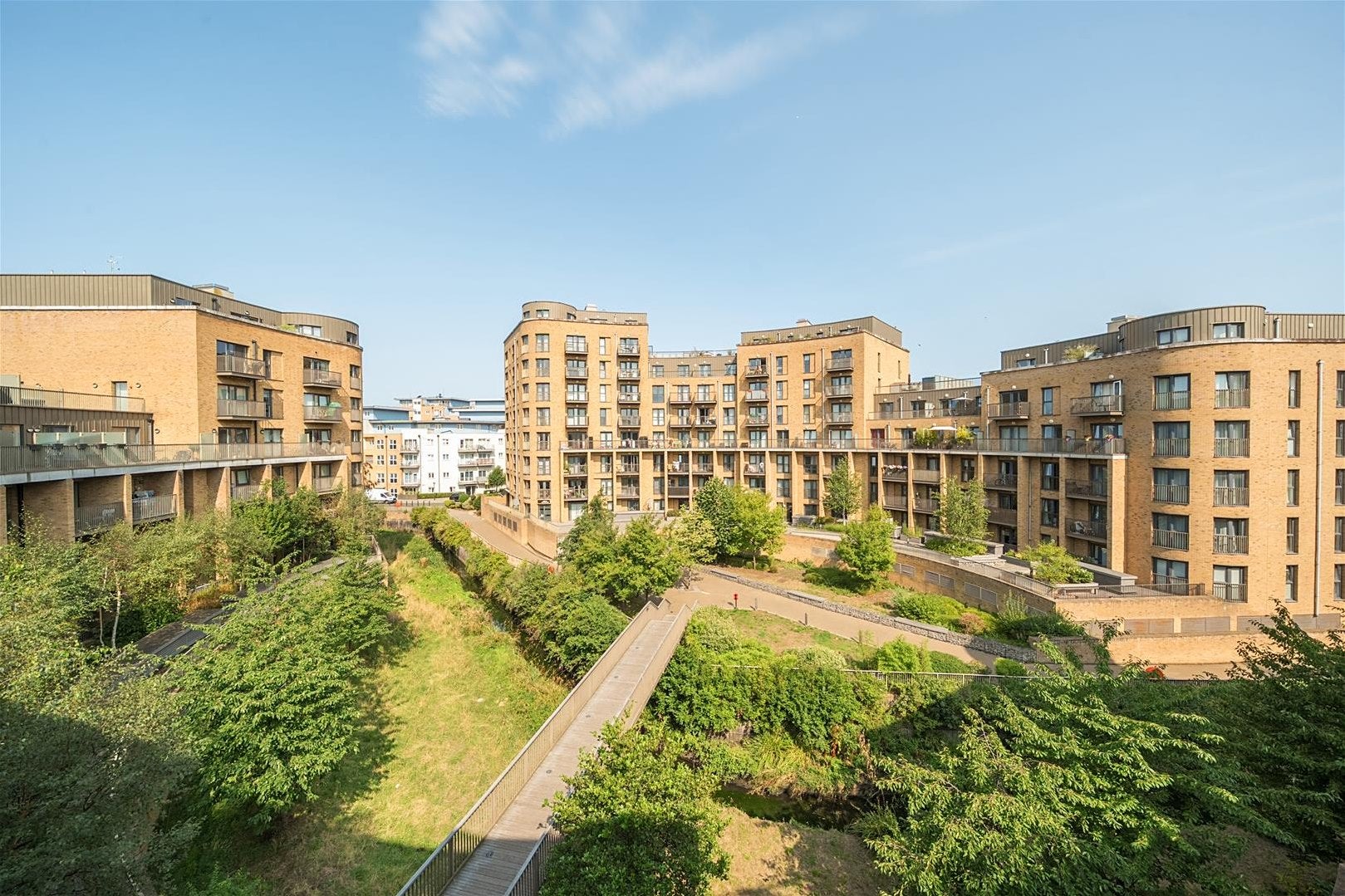 Flat Franklin Way in London
