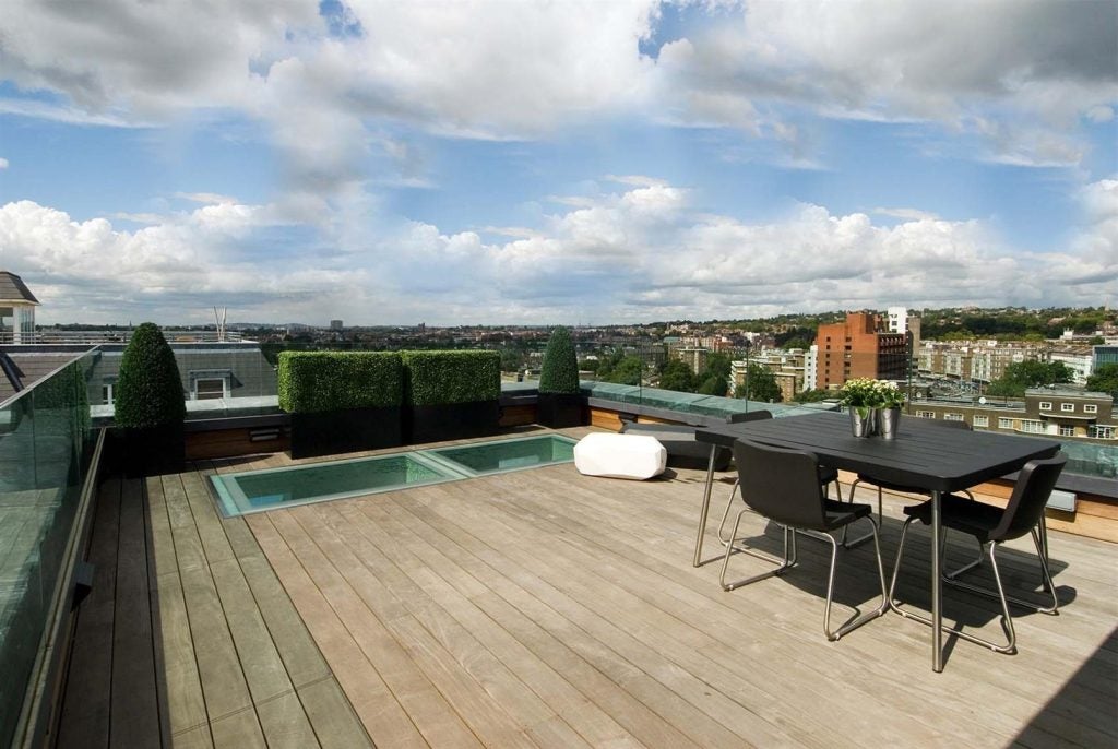 Flat Boydell Court in Greater London