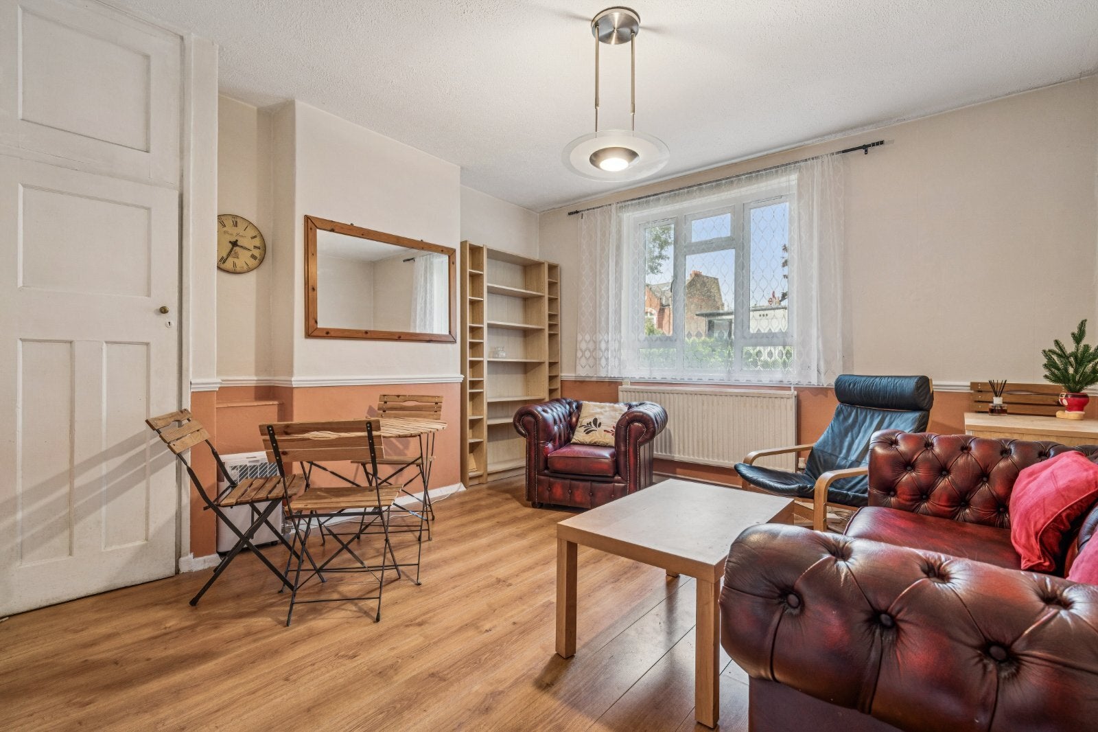Flat Harbord Street in Greater London