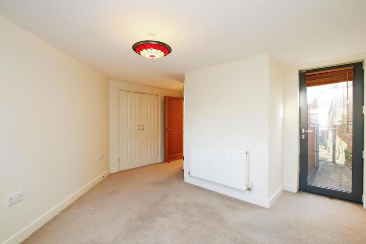 Flat Barossa Place in Bristol