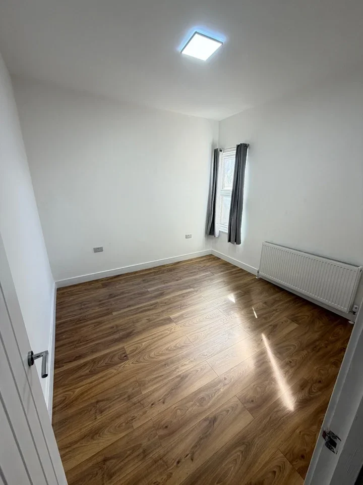 House Eastcote Lane in Greater London