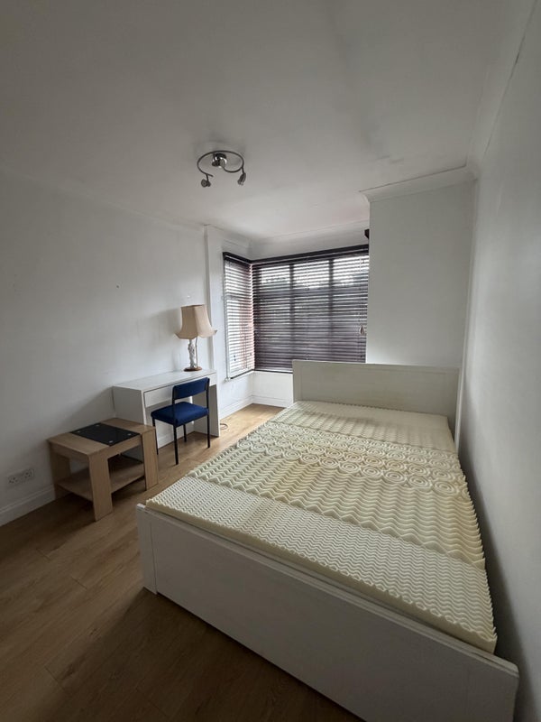Room Forlease Road in Maidenhead