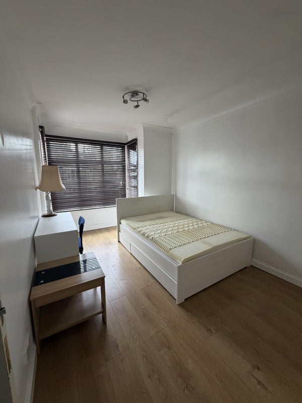 Room Forlease Road in Maidenhead