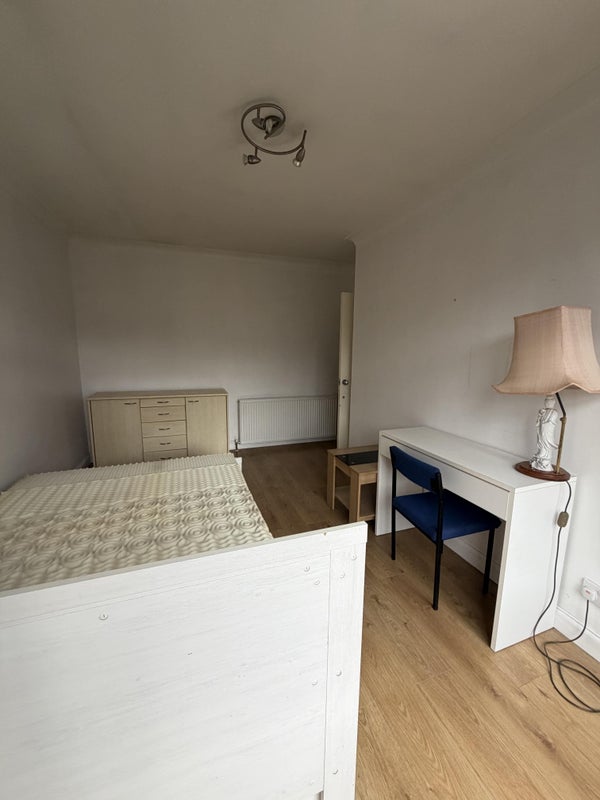 Room Forlease Road in Maidenhead