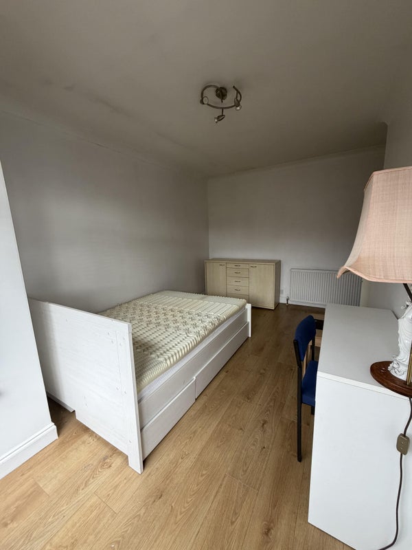 Room Forlease Road in Maidenhead