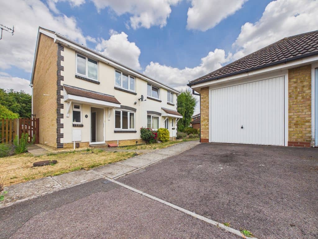 House Pirton Meadow in Tewkesbury