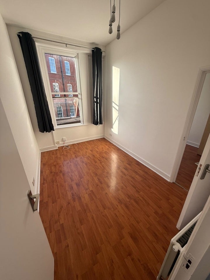 Flat Tottenham Lane in Greater London