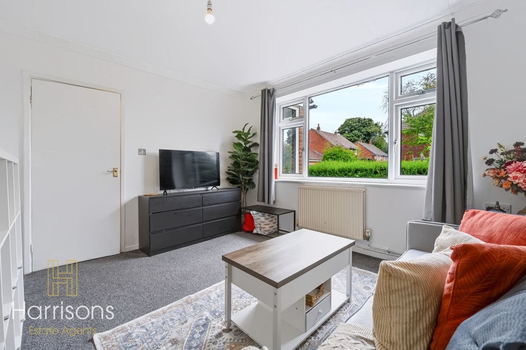 Flat Archer Grove in Bolton