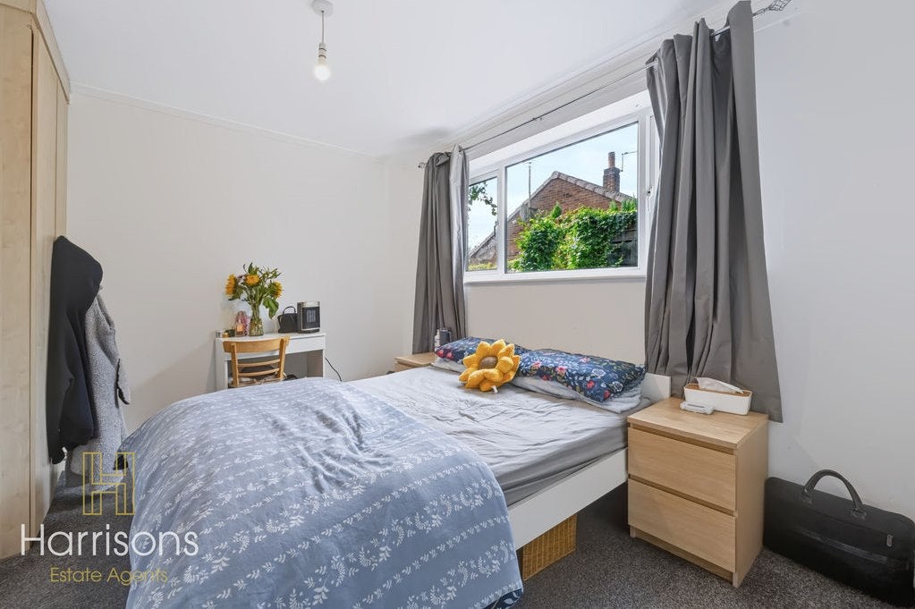 Flat Archer Grove in Bolton