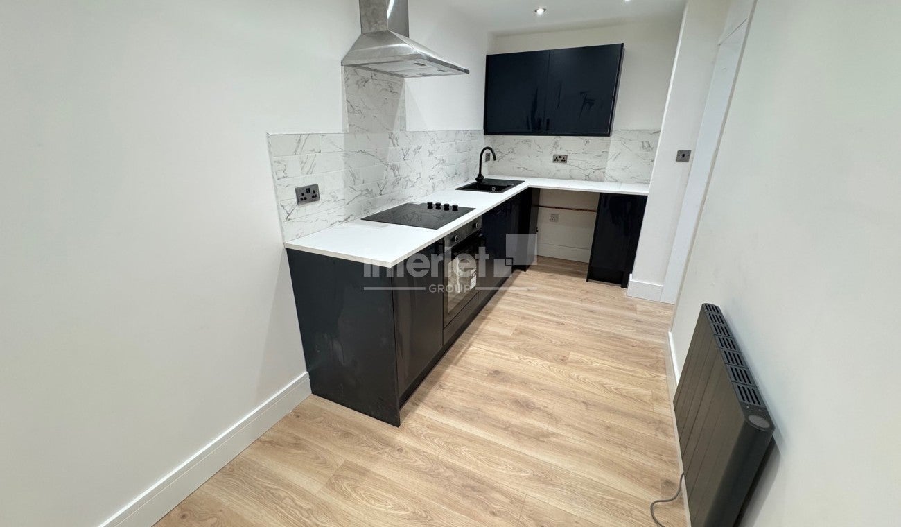 Flat Llanthewy Road in Newport