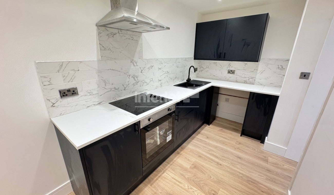 Flat Llanthewy Road in Newport