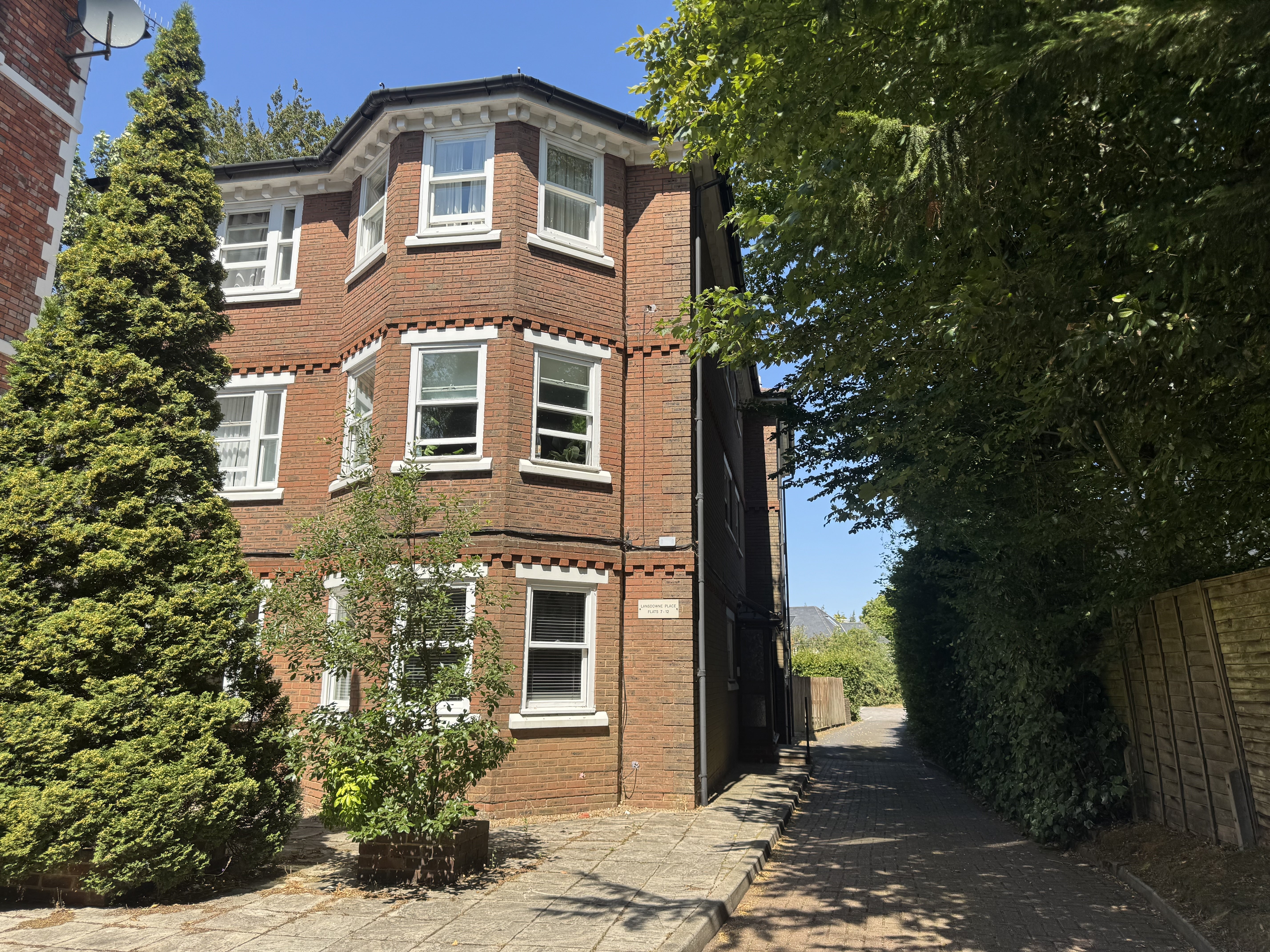 Flat Lansdowne Road in Tunbridge Wells