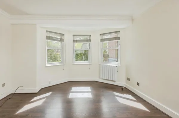 Flat Lansdowne Road in Tunbridge Wells