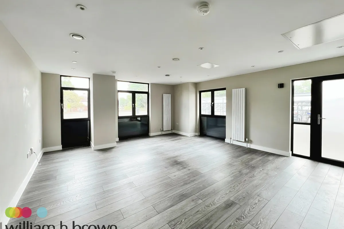 Flat Victoria Avenue in Southend-on-Sea