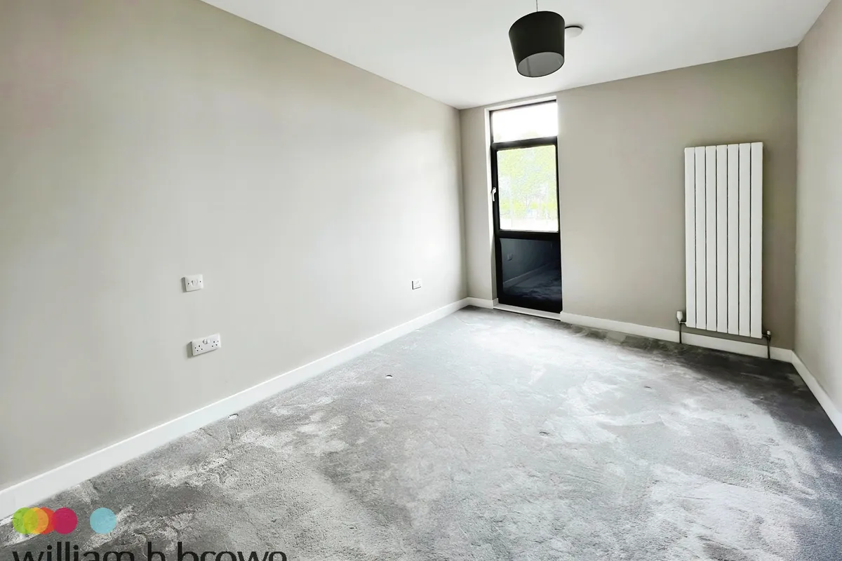 Flat Victoria Avenue in Southend-on-Sea