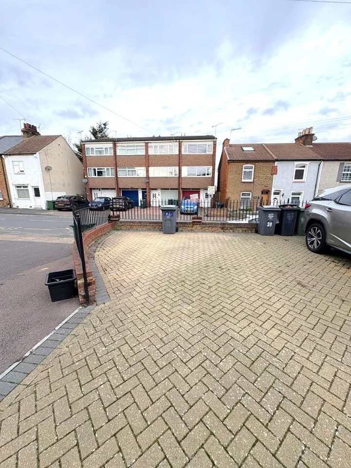 House Southfleet Road in Dartford