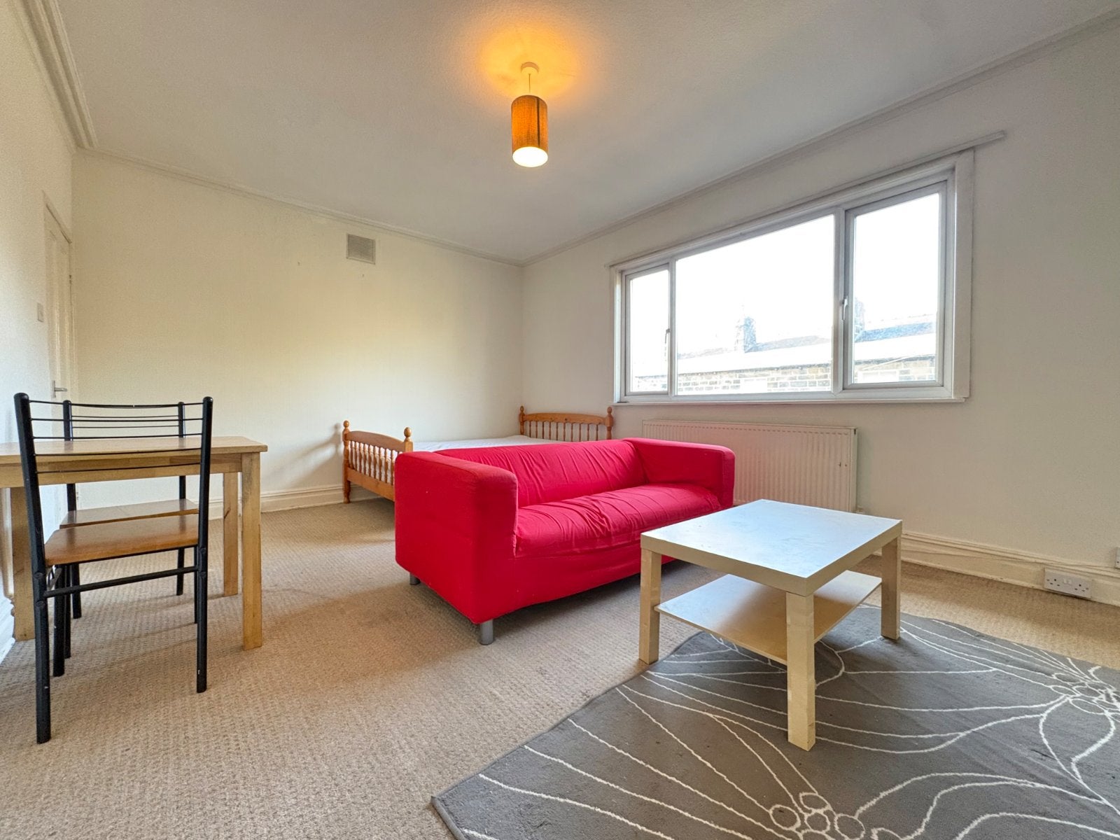 Flat Heathfield Terrace in Leeds